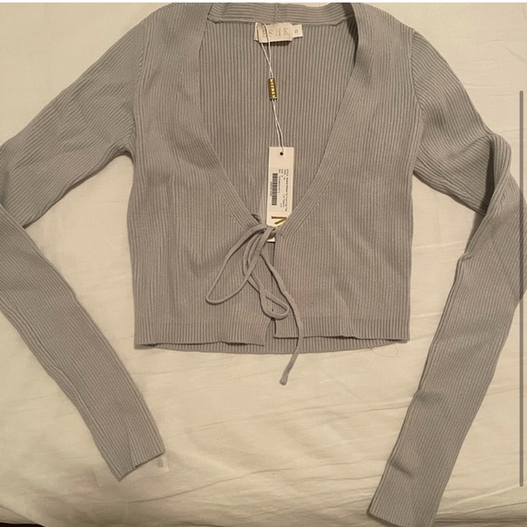 Meshki Ribbed Tie Front Crop Top - Picture 3 of 4